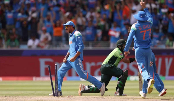 ভারতকে ২৪২ রানের লক্ষ্য দিল পাকিস্তান